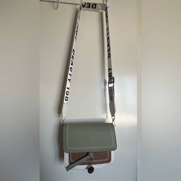 Fashion Purse - Picture 2 of 8